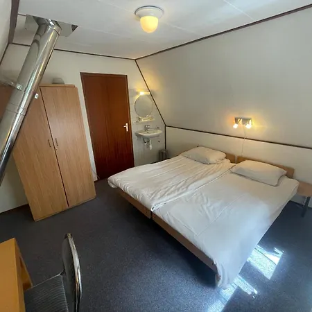 De Boomklever, Vrijstaand En Midden In Het Bos Aan De Heide! Tatil Evi *